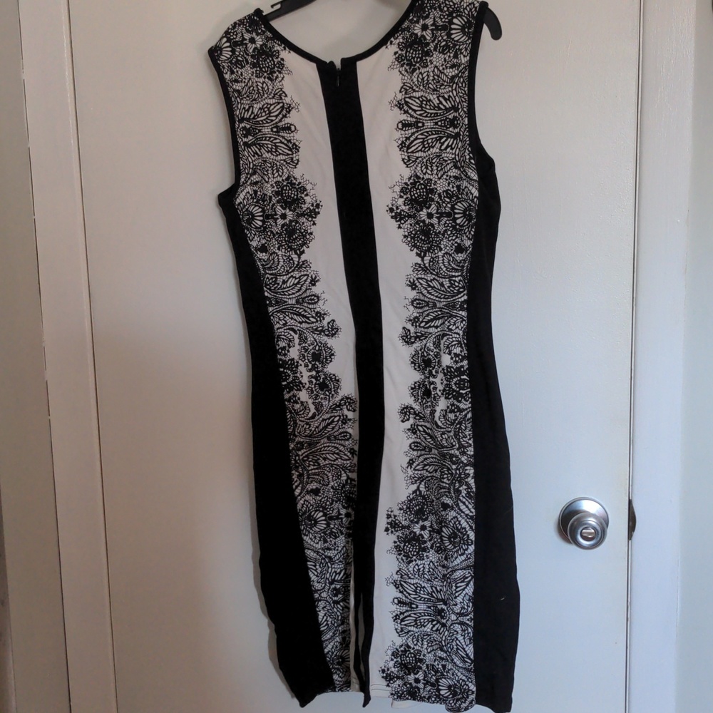 Black and white sleeveless dress - Picture 2 of 3